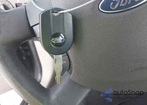 2008 Ford Taurus Limited z USA, uszkodzony, nr VIN 1FAHP25W38G131584